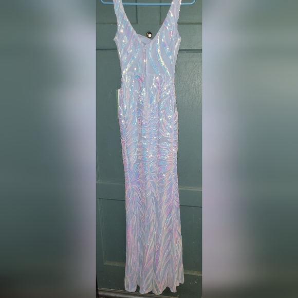 B Smart Sleeveless Sequin Scroll Bodycon Dress Sky Blue. Juniors 3. Brand New. - Picture 6 of 11